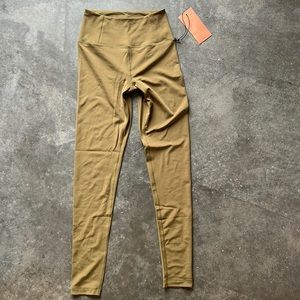 NWT Girlfriend Collective Fern Float Ultra Light Leggings